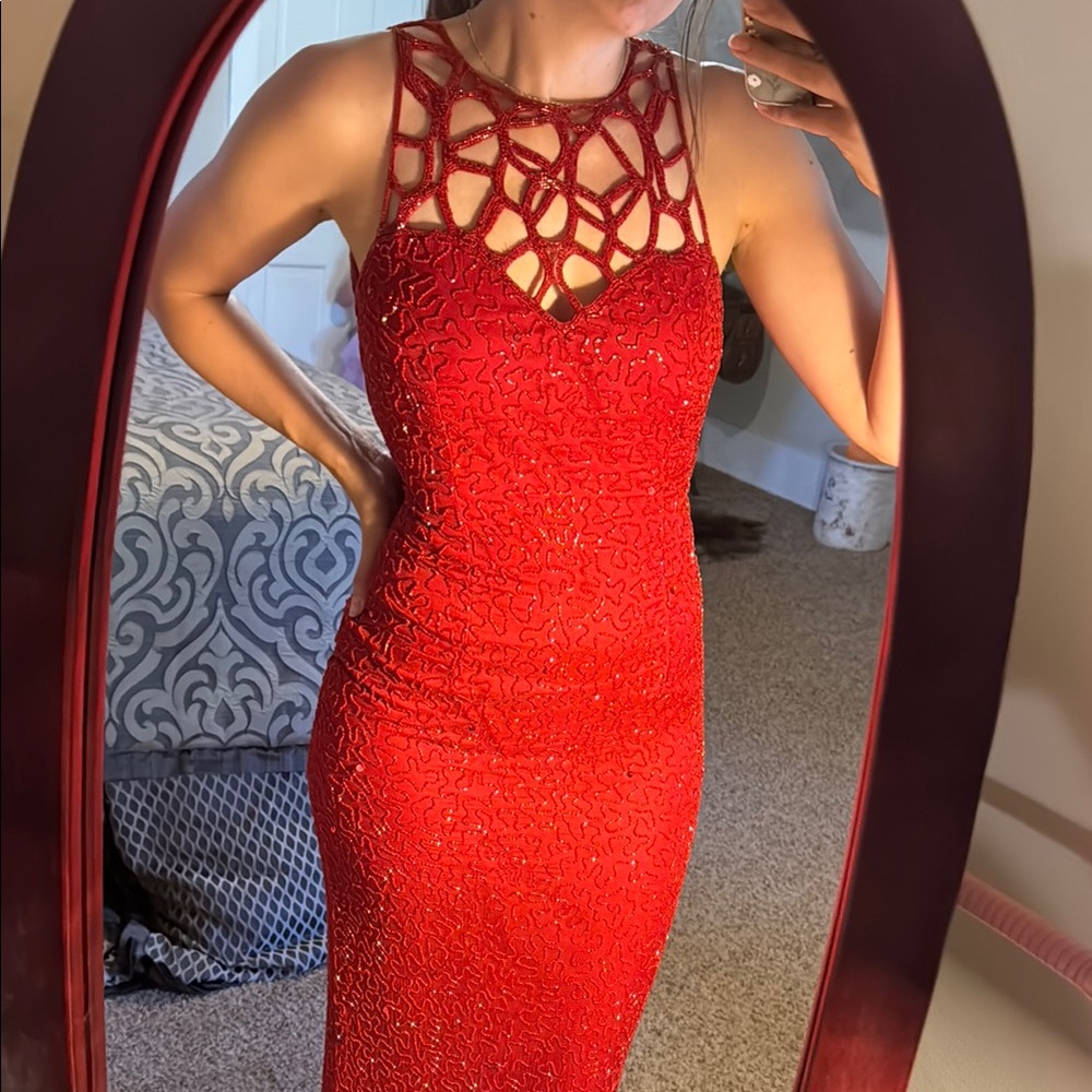 Elegant Red Sleeveless Dress